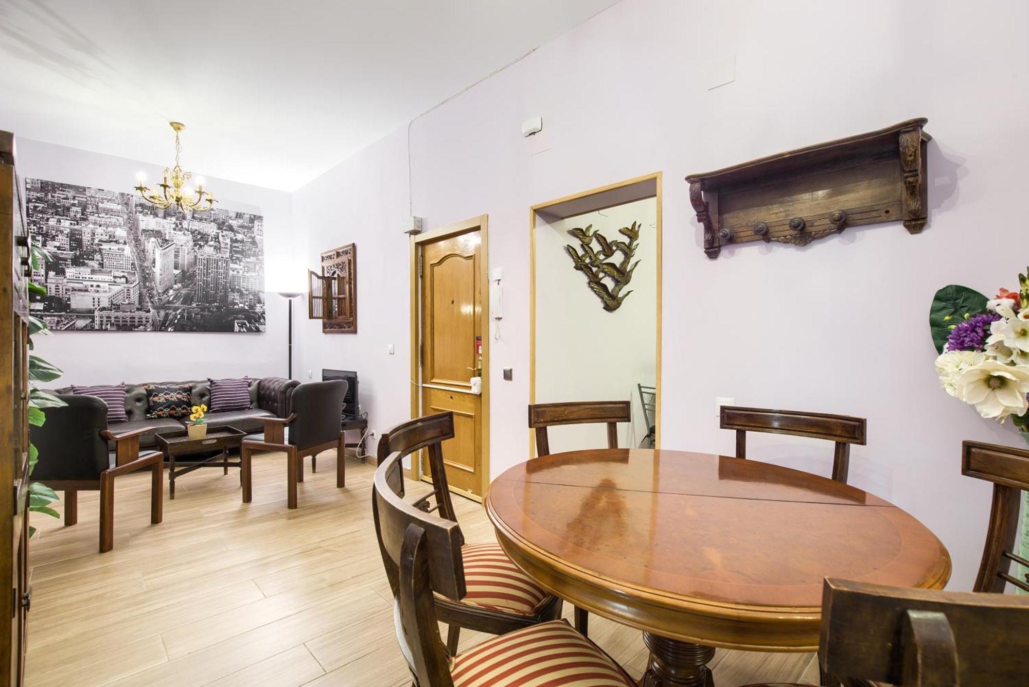 Tirso De Molina I - 3 Dormitorios, 2 Banos Appartement *