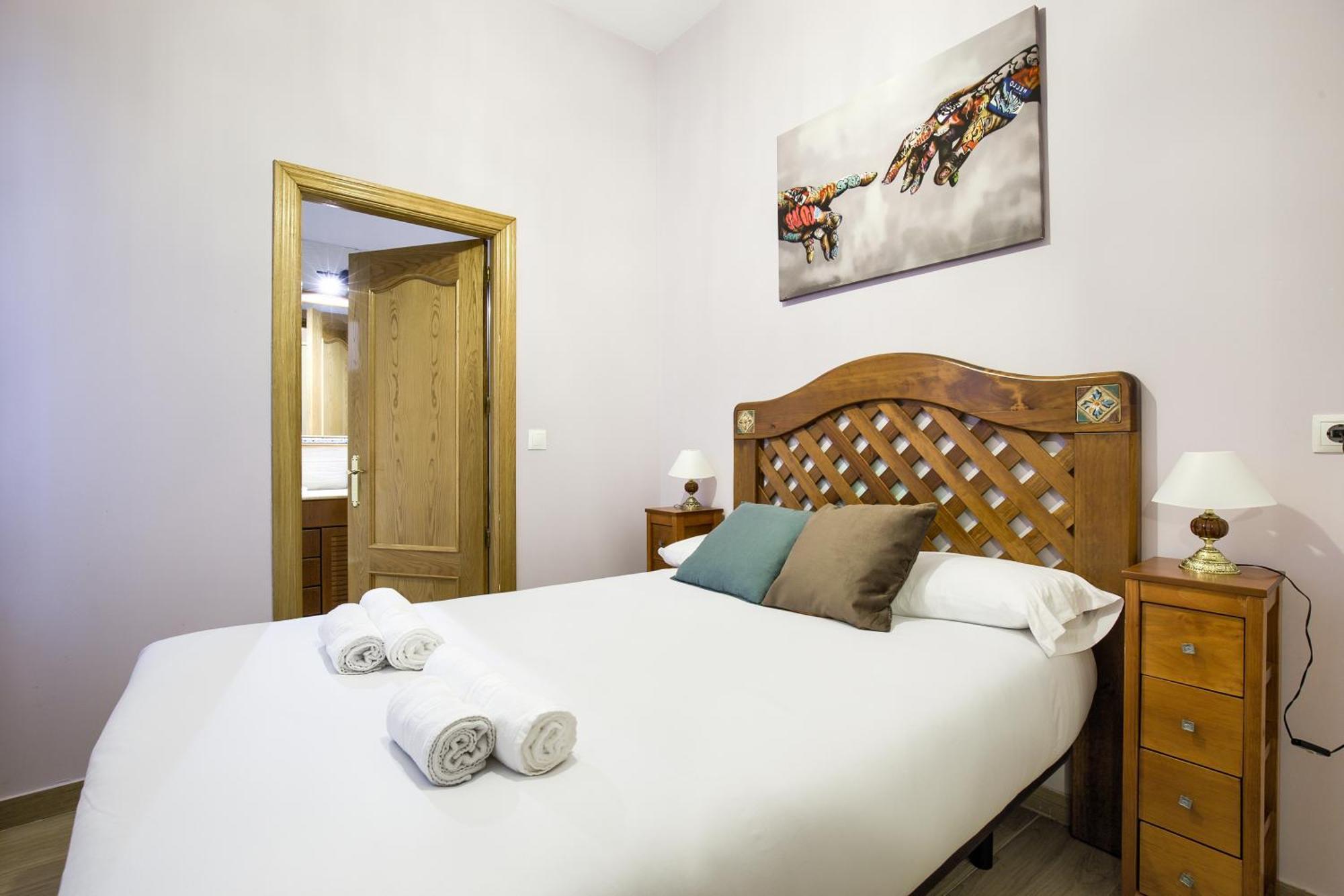 Tirso De Molina I - 3 Dormitorios, 2 Banos Apartamento